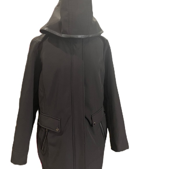 Badgley Mischka Black Paneled Thermotech Jacket - Picture 4 of 16